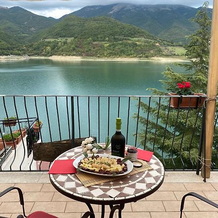 Colle di Tora B&B La Casetta Sul Lago מראה חיצוני תמונה