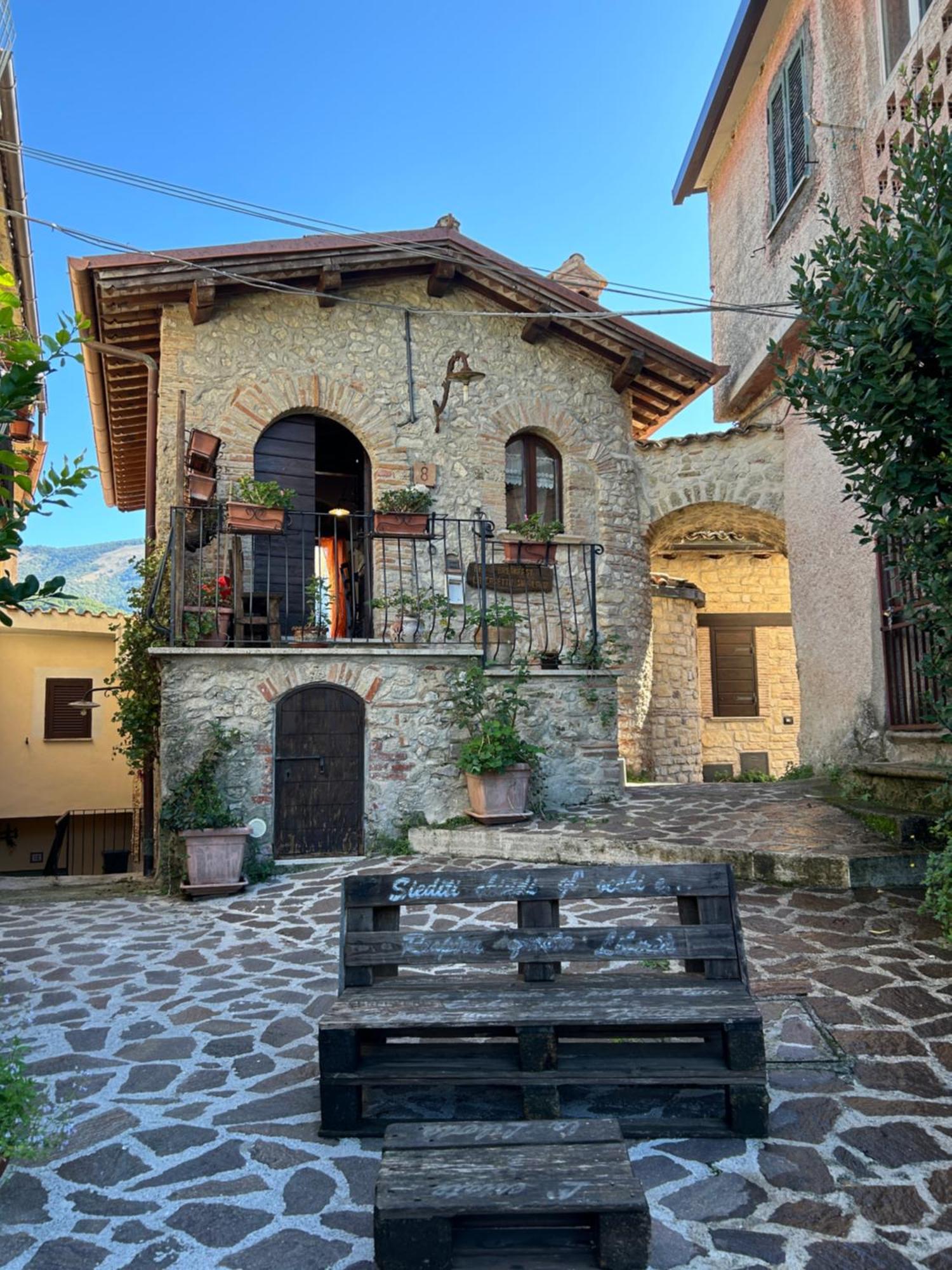 Colle di Tora B&B La Casetta Sul Lago מראה חיצוני תמונה